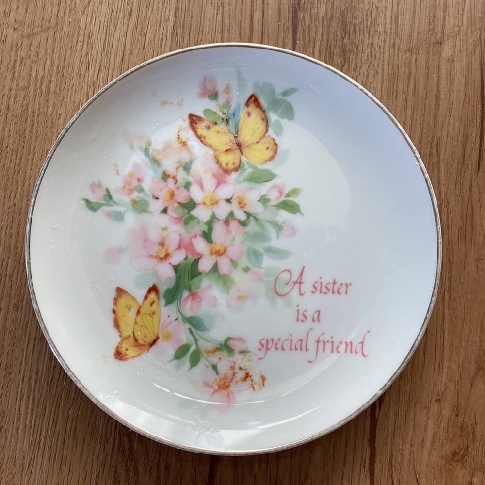 1986 "A Sister Is A Special Friend" Plate, Lasting Memories, Collectible Plate